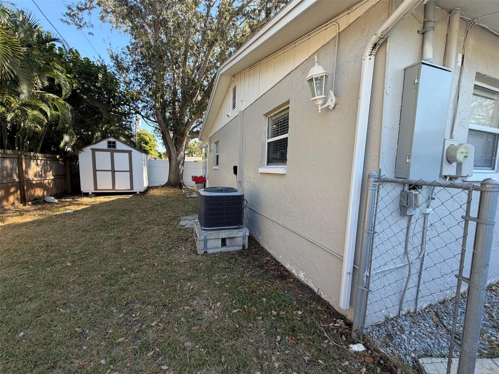 Image 6 of 17 For 1775 New Hampshire Avenue Ne