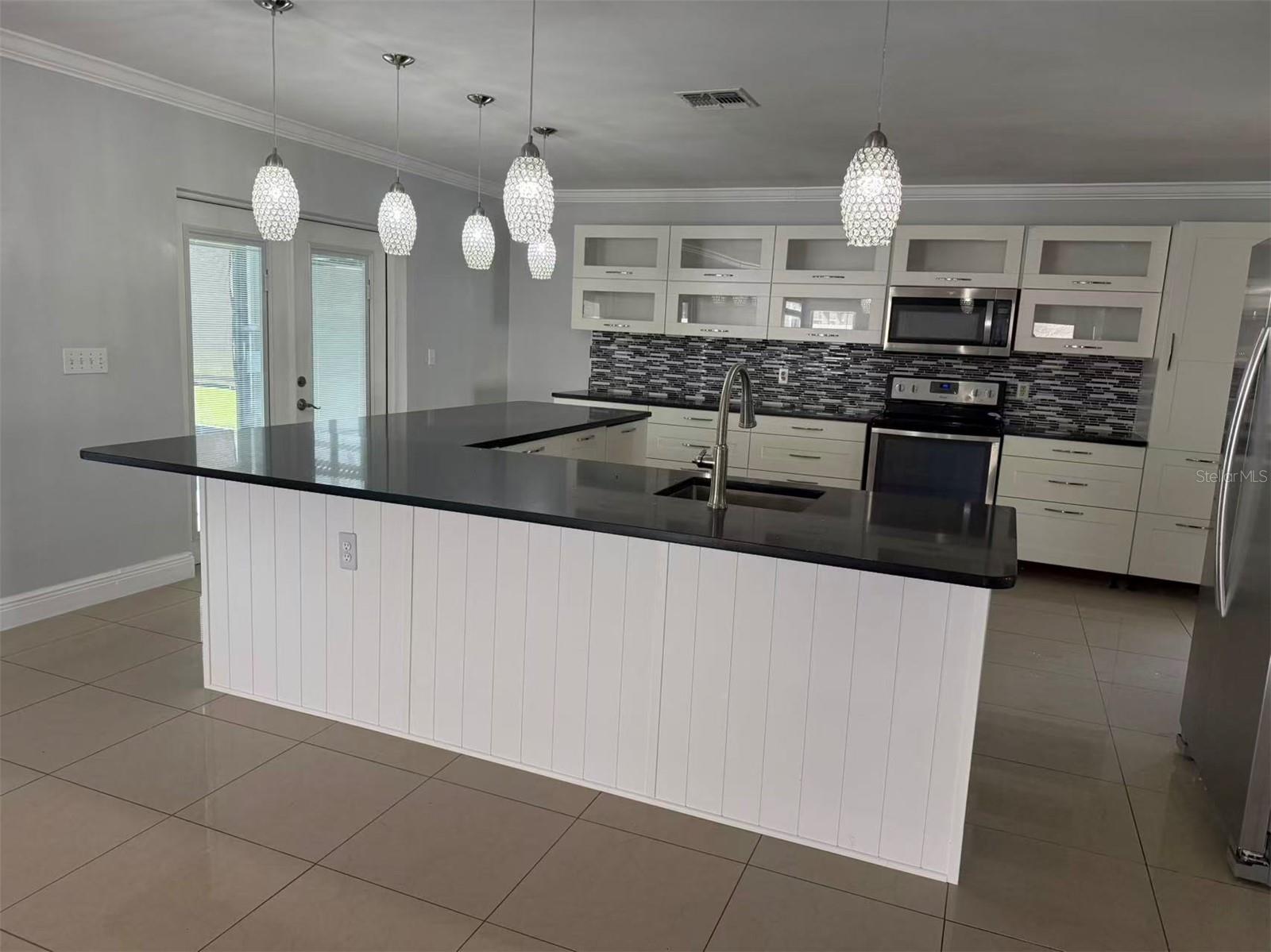 Image 5 of 36 For 1231 Seneca Falls Drive