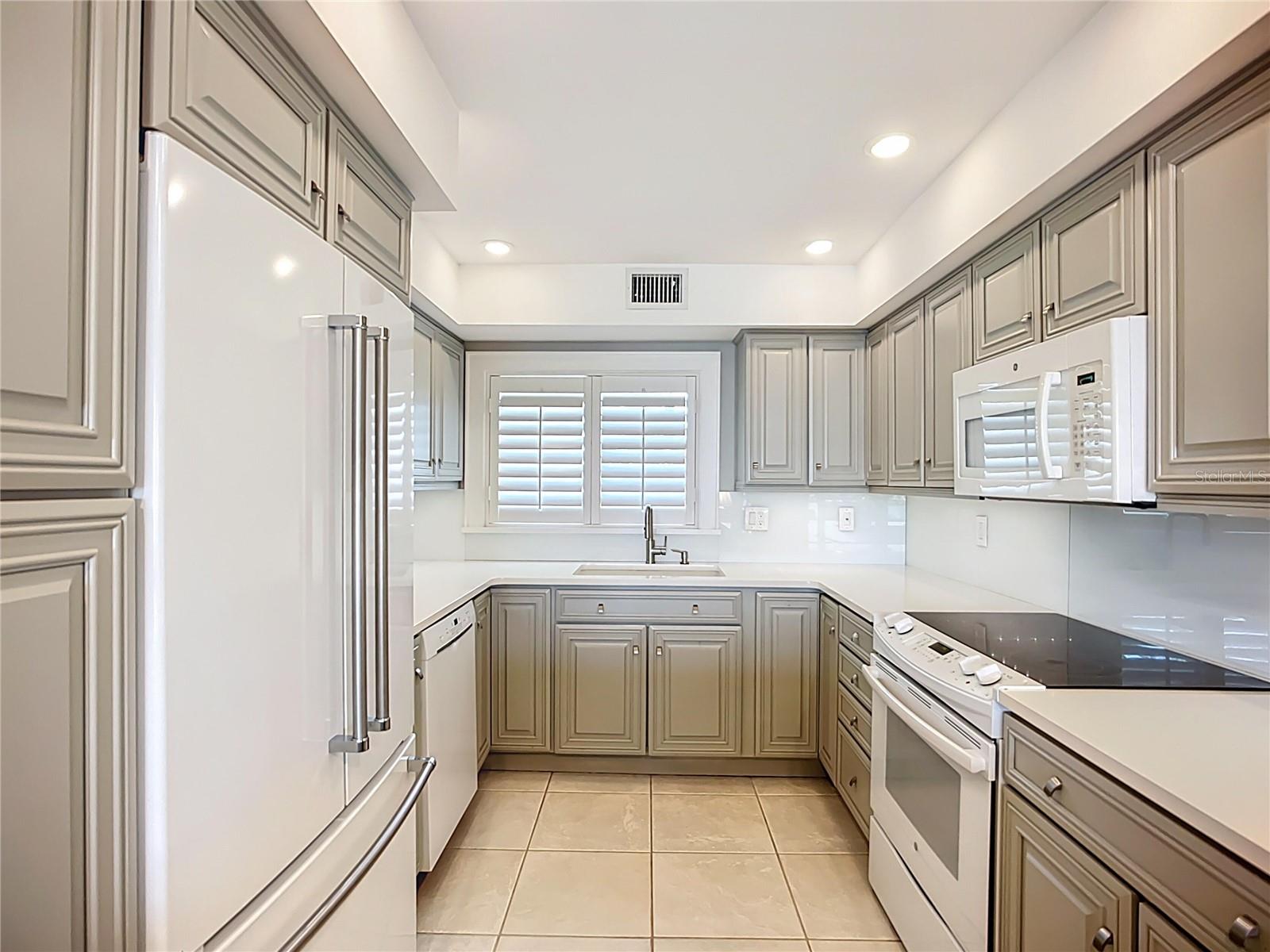 Image 10 of 39 For 6200 Flotilla Drive 262