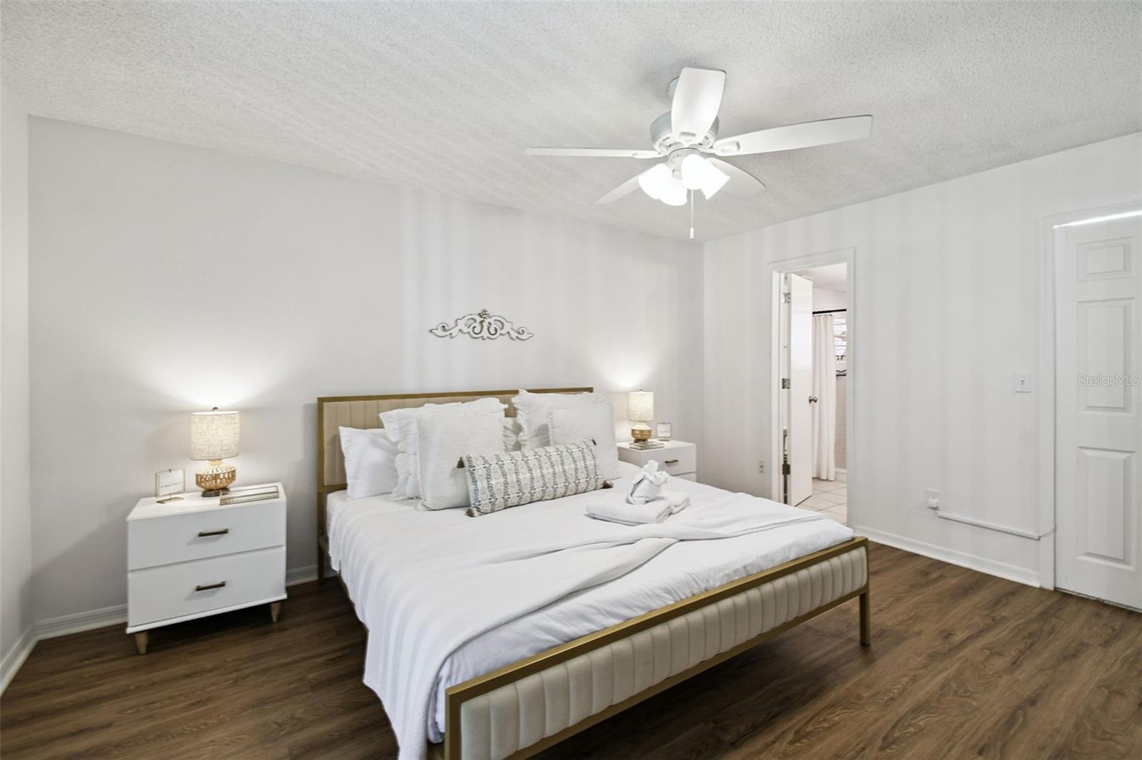 Image 14 of 46 For 2035 Royal Bay Boulevard 45