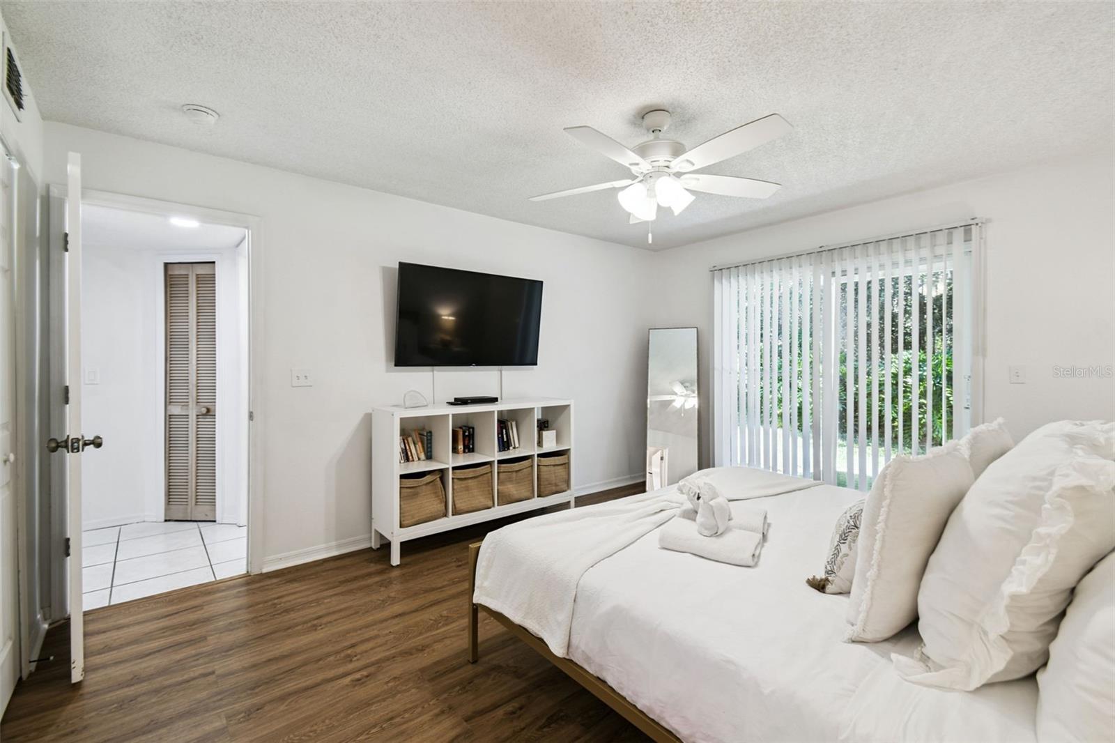 Image 15 of 46 For 2035 Royal Bay Boulevard 45