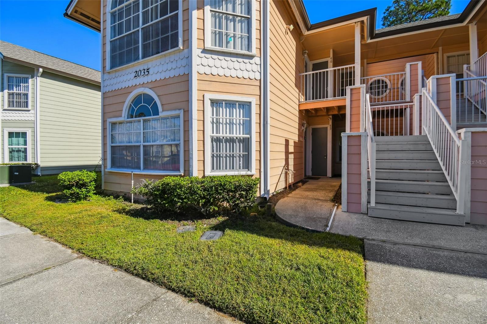 Image 2 of 46 For 2035 Royal Bay Boulevard 45