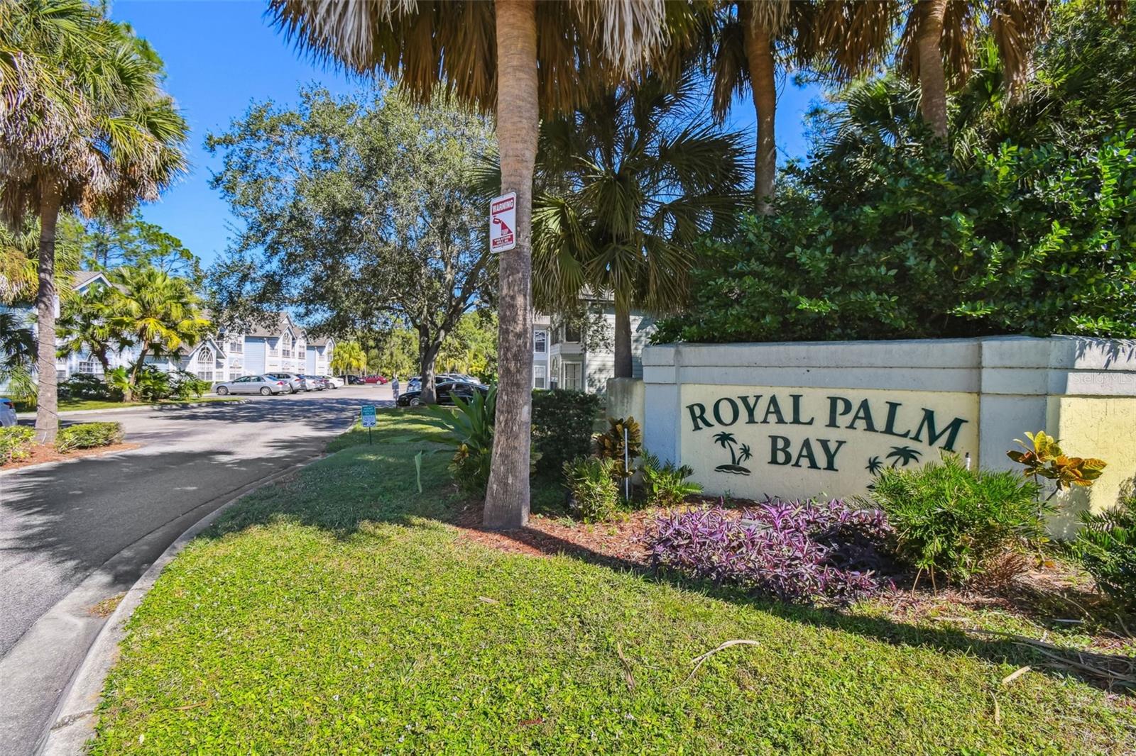 Image 33 of 46 For 2035 Royal Bay Boulevard 45