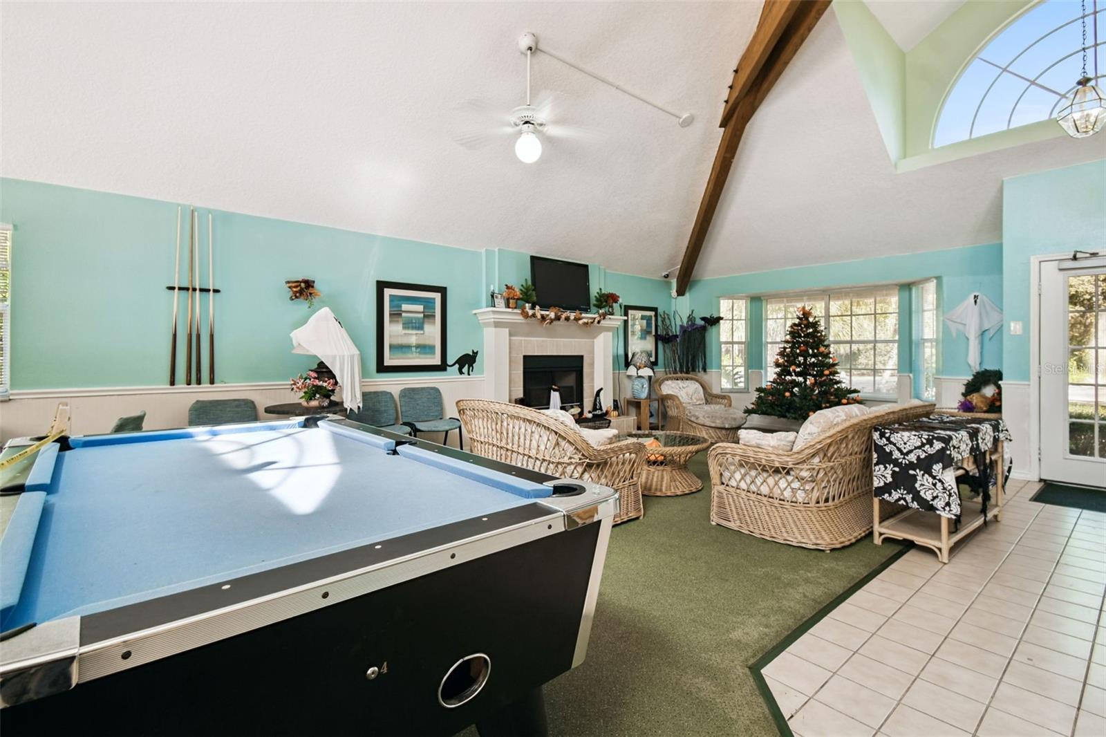 Image 38 of 46 For 2035 Royal Bay Boulevard 45