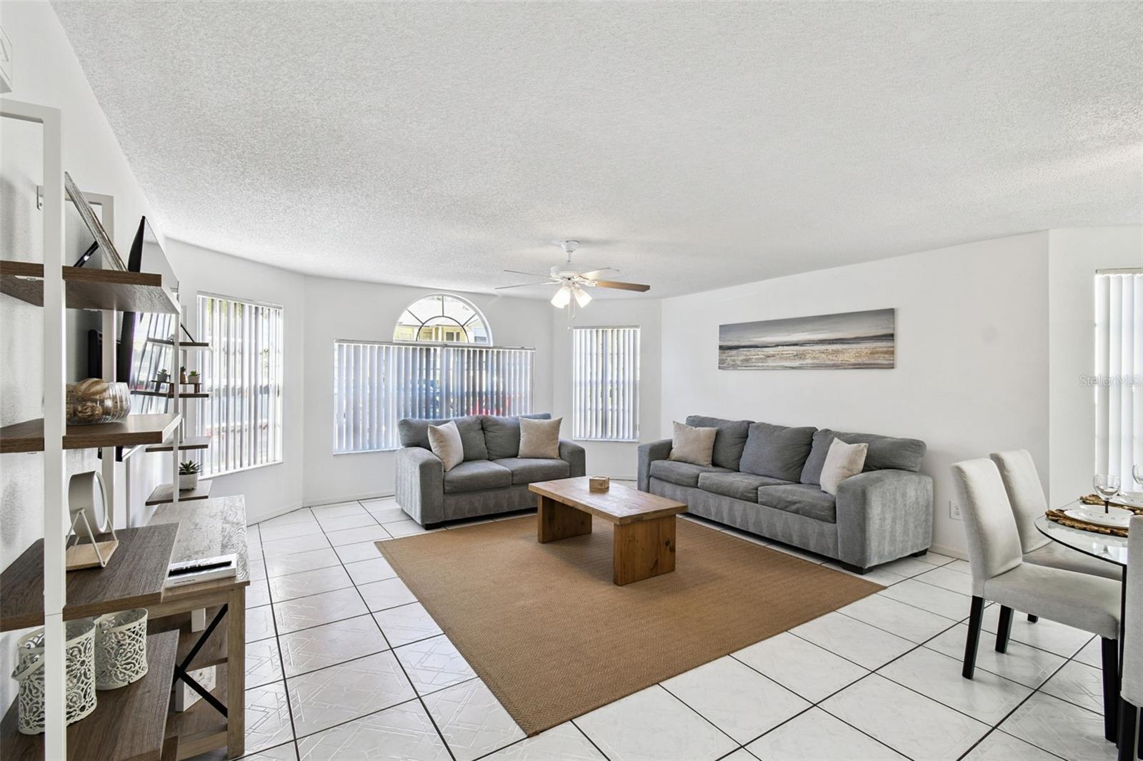 Image 4 of 46 For 2035 Royal Bay Boulevard 45