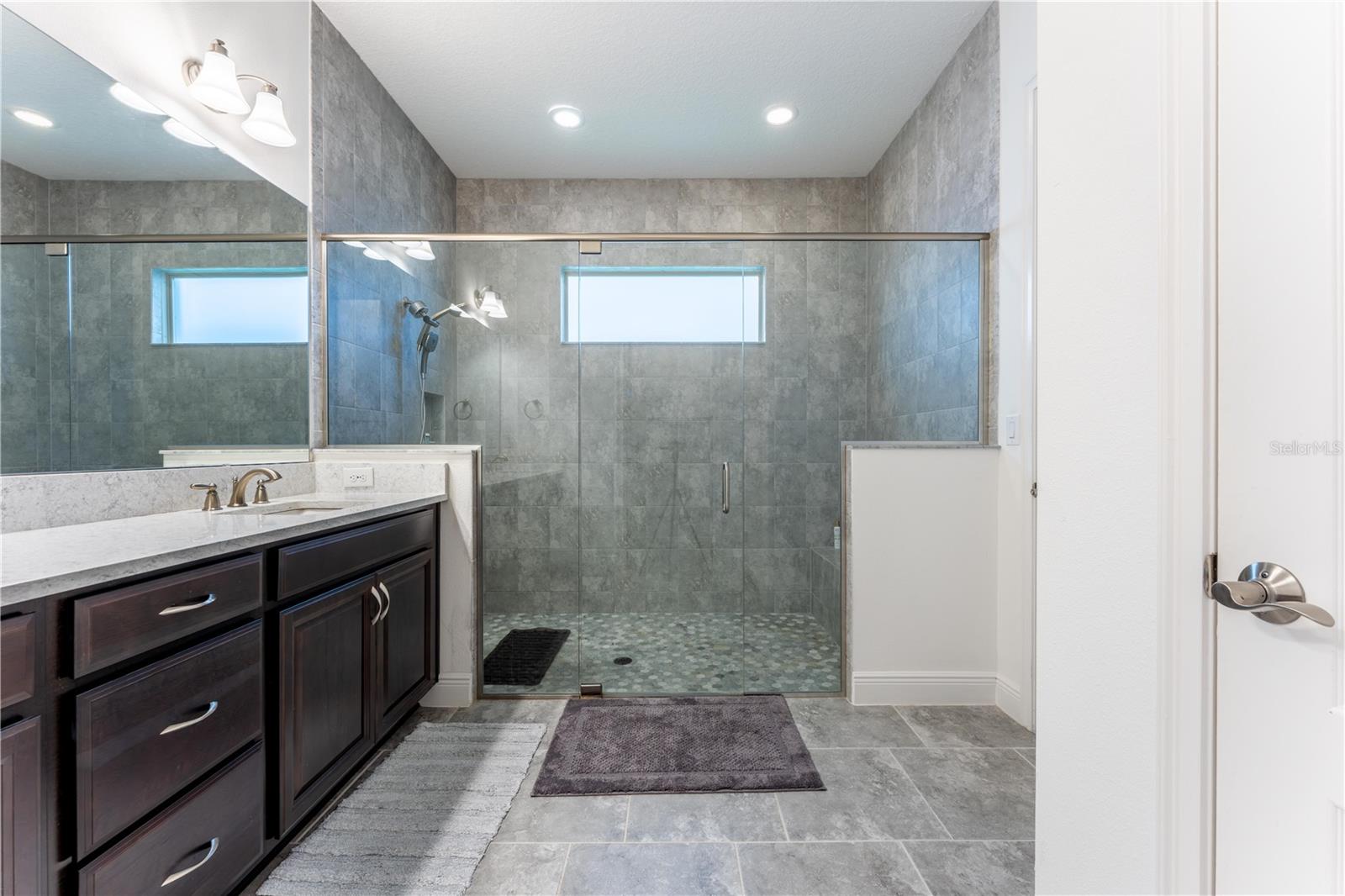 Image 12 of 71 For 13019 Stanthorne Avenue