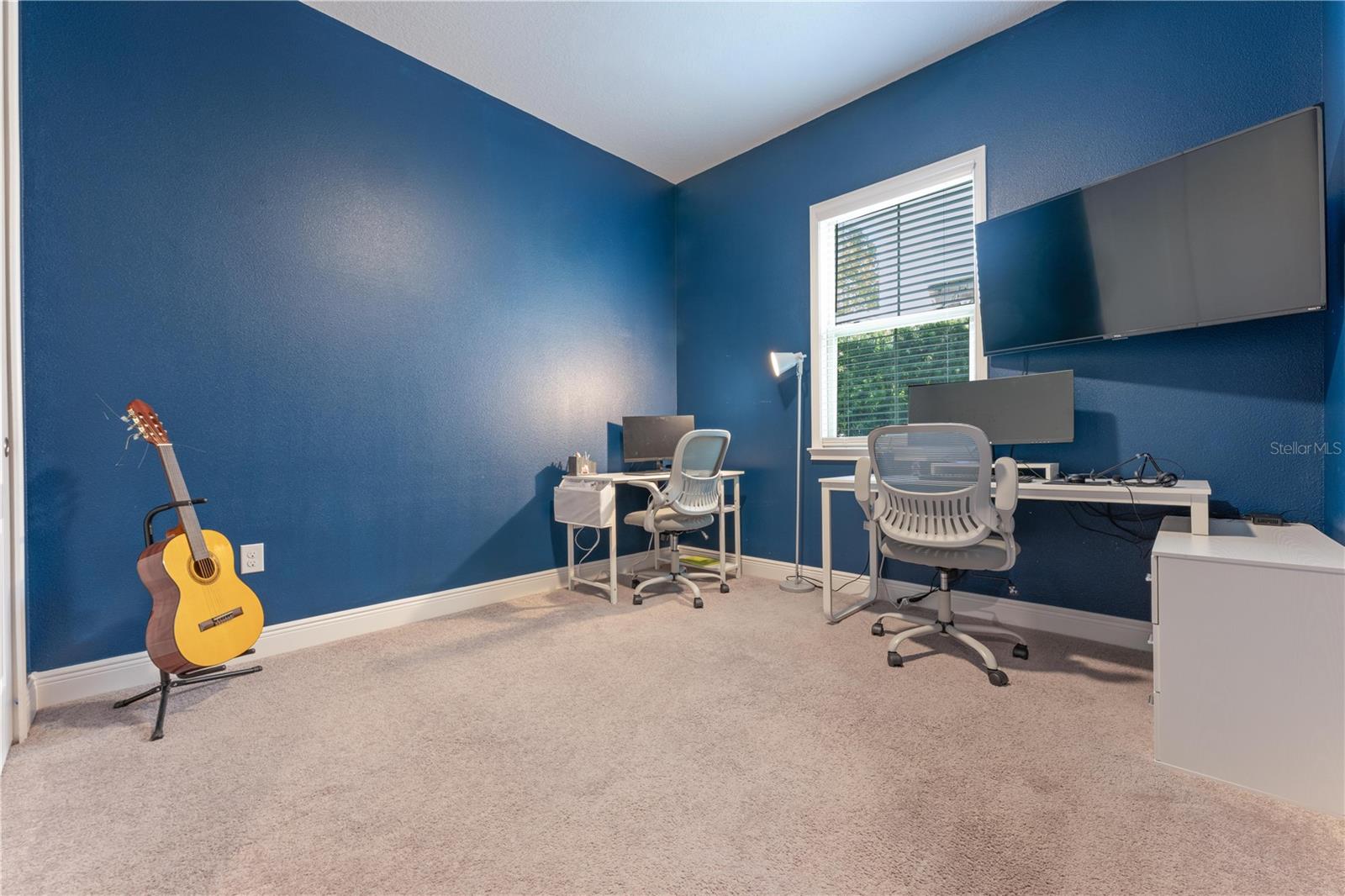 Image 16 of 71 For 13019 Stanthorne Avenue