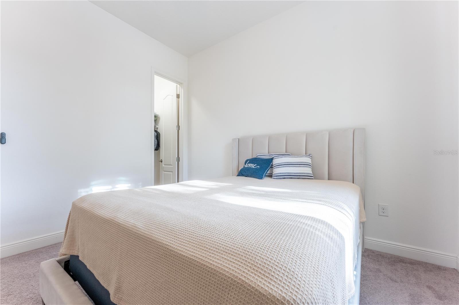 Image 24 of 71 For 13019 Stanthorne Avenue