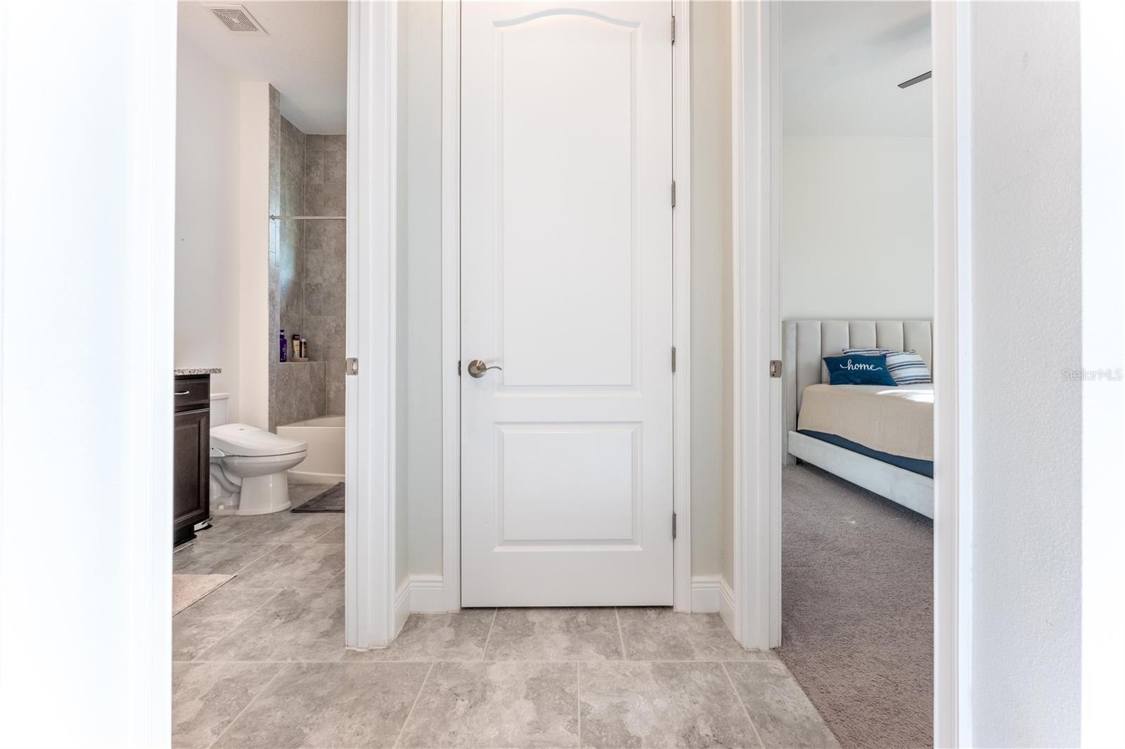 Image 26 of 71 For 13019 Stanthorne Avenue