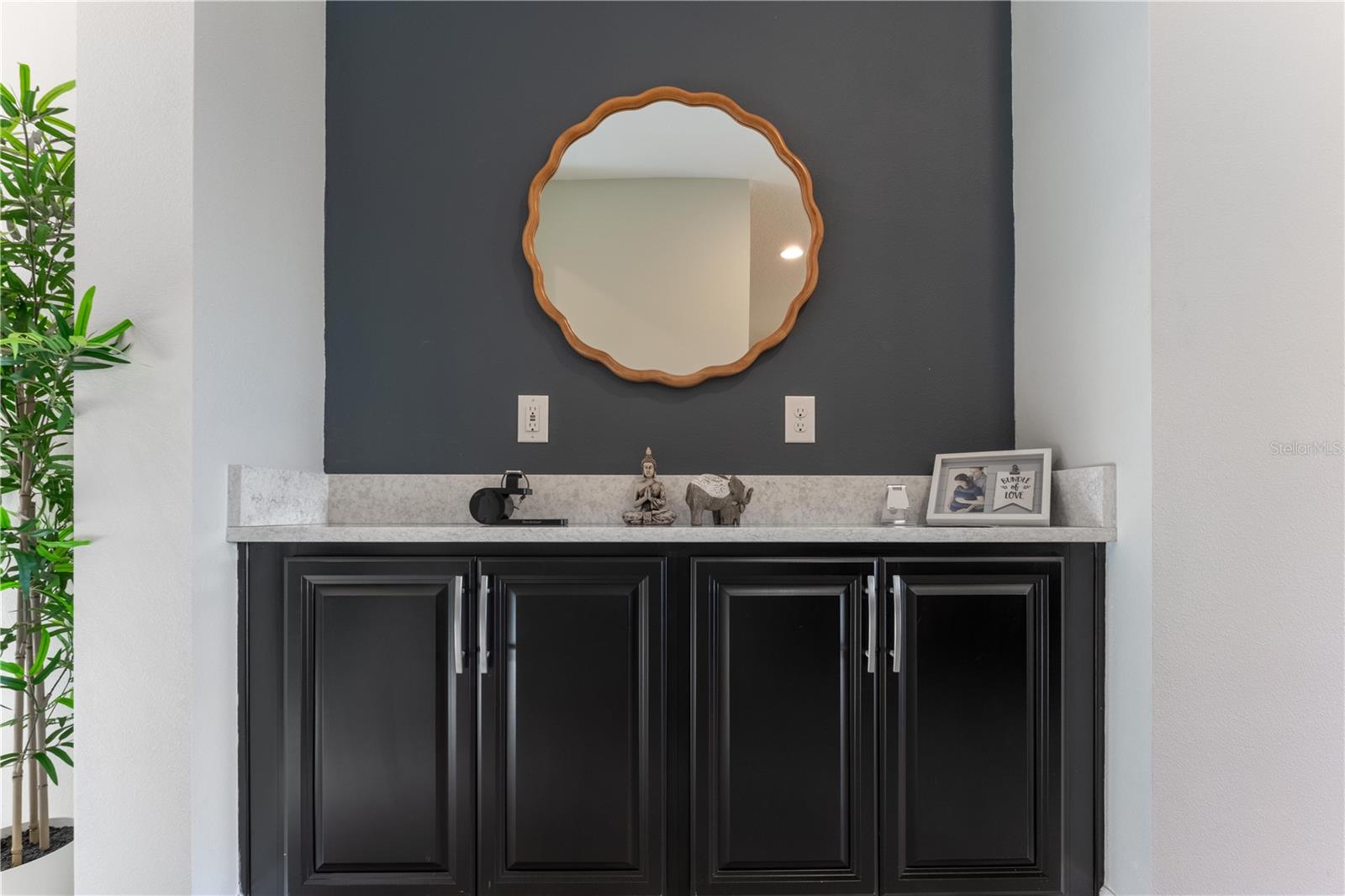 Image 29 of 71 For 13019 Stanthorne Avenue