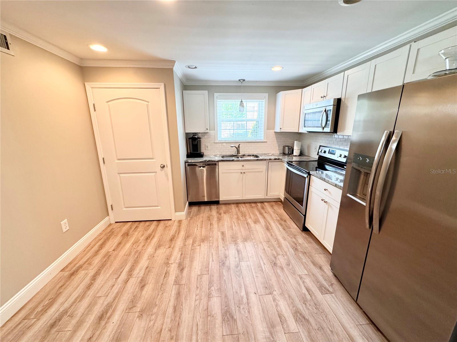 Image 12 of 12 For 4318 Lake Underhill Road 17