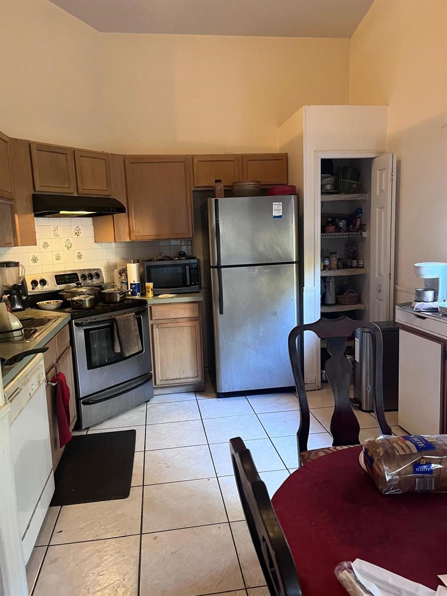 Image 5 of 8 For 309 Bay Street