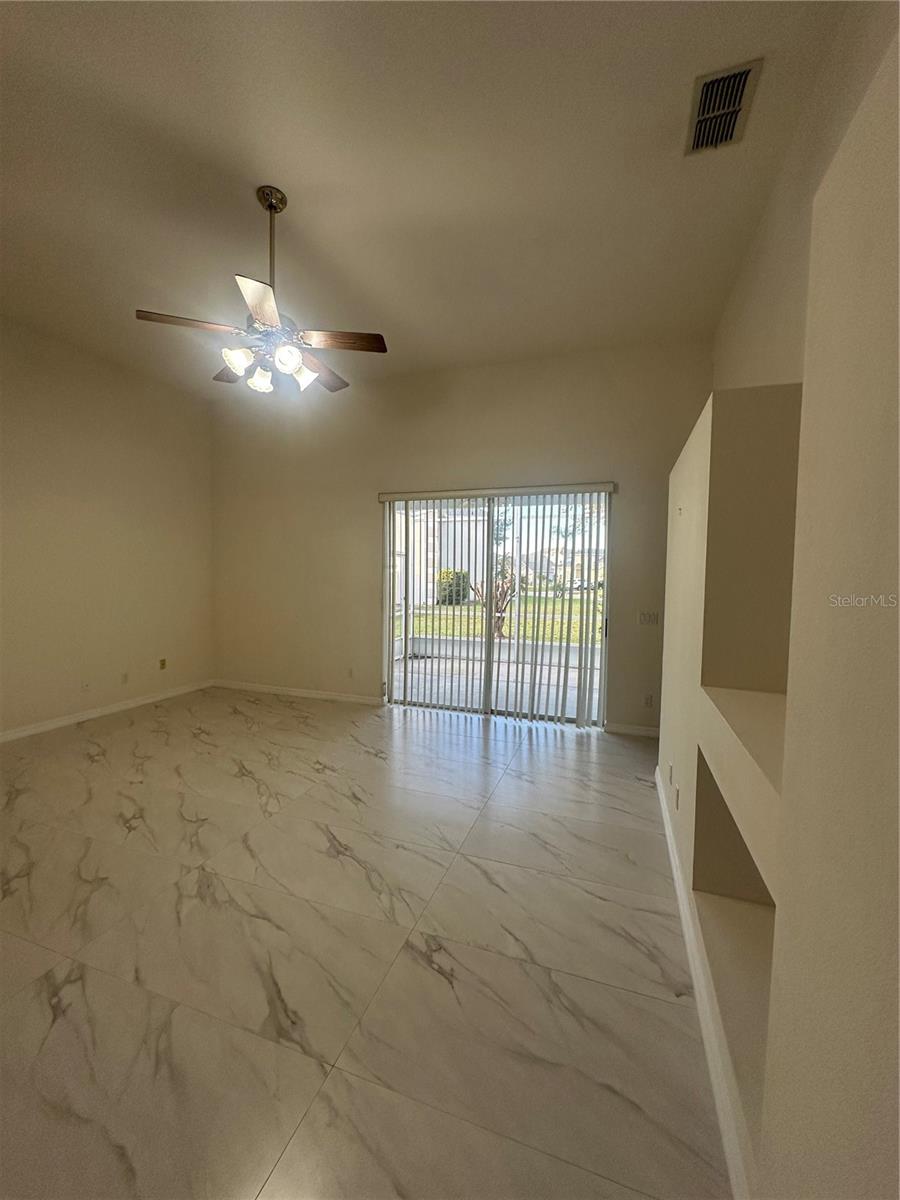 Image 6 of 11 For 2745 University Acres Drive