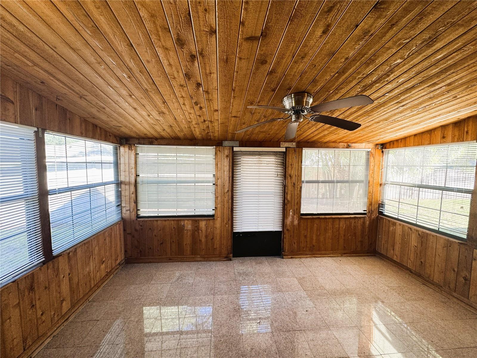 Image 14 of 29 For 1407 Spring Ridge Drive