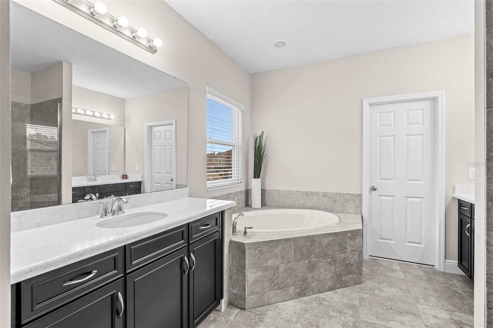 Image 27 of 42 For 14085 Jomatt Loop