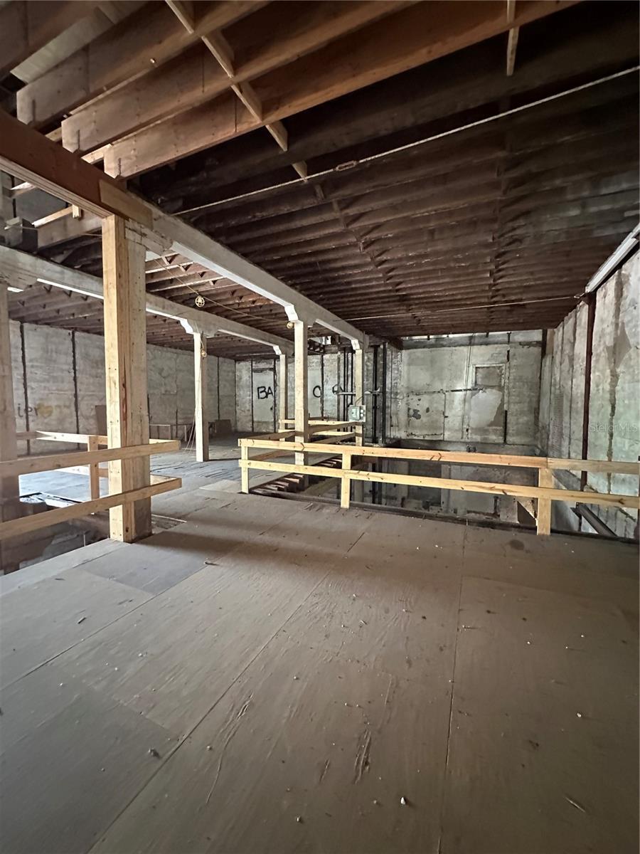 Listing photo id 10 for 1007 Franklin Street