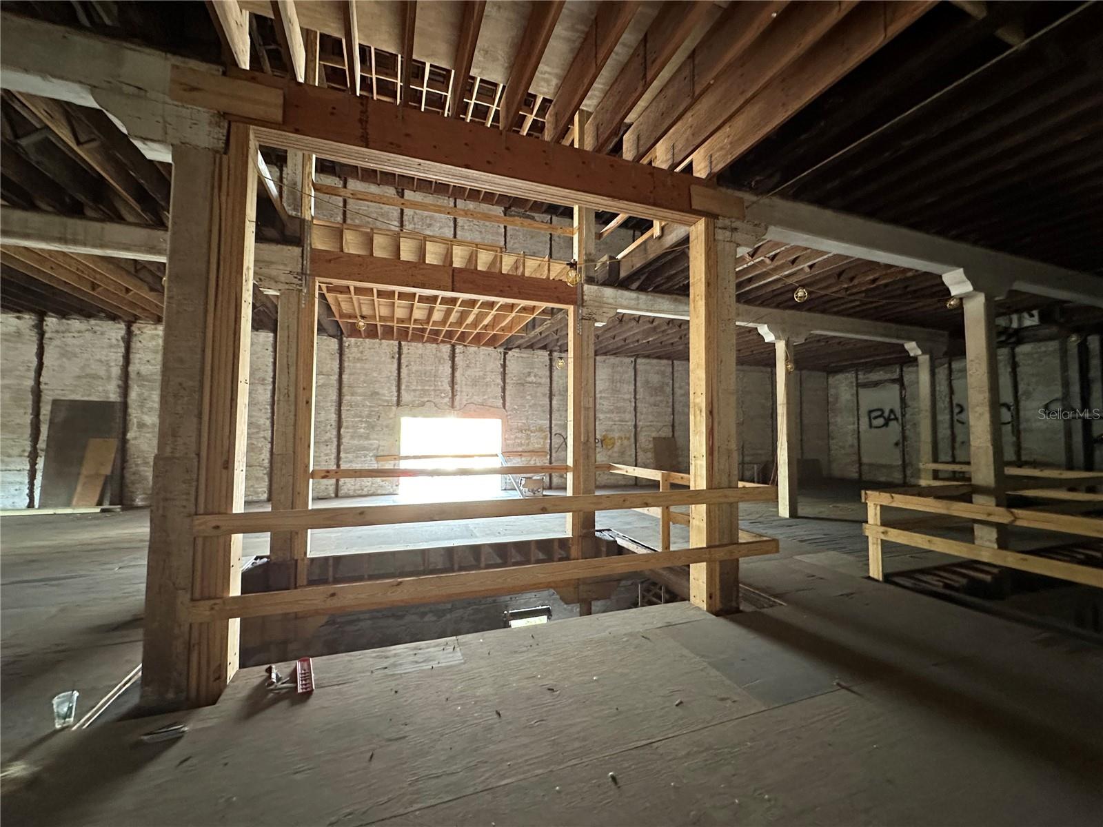 Listing photo id 11 for 1007 Franklin Street