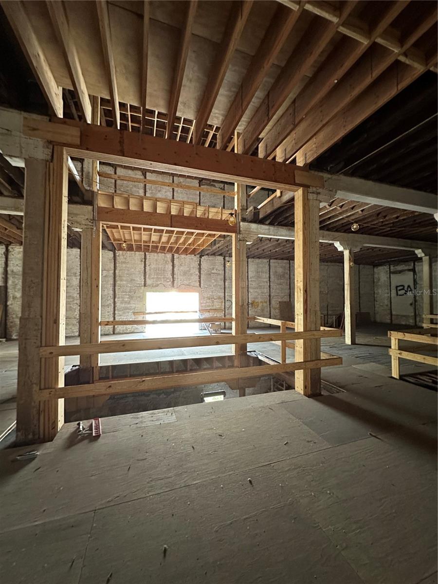 Listing photo id 12 for 1007 Franklin Street