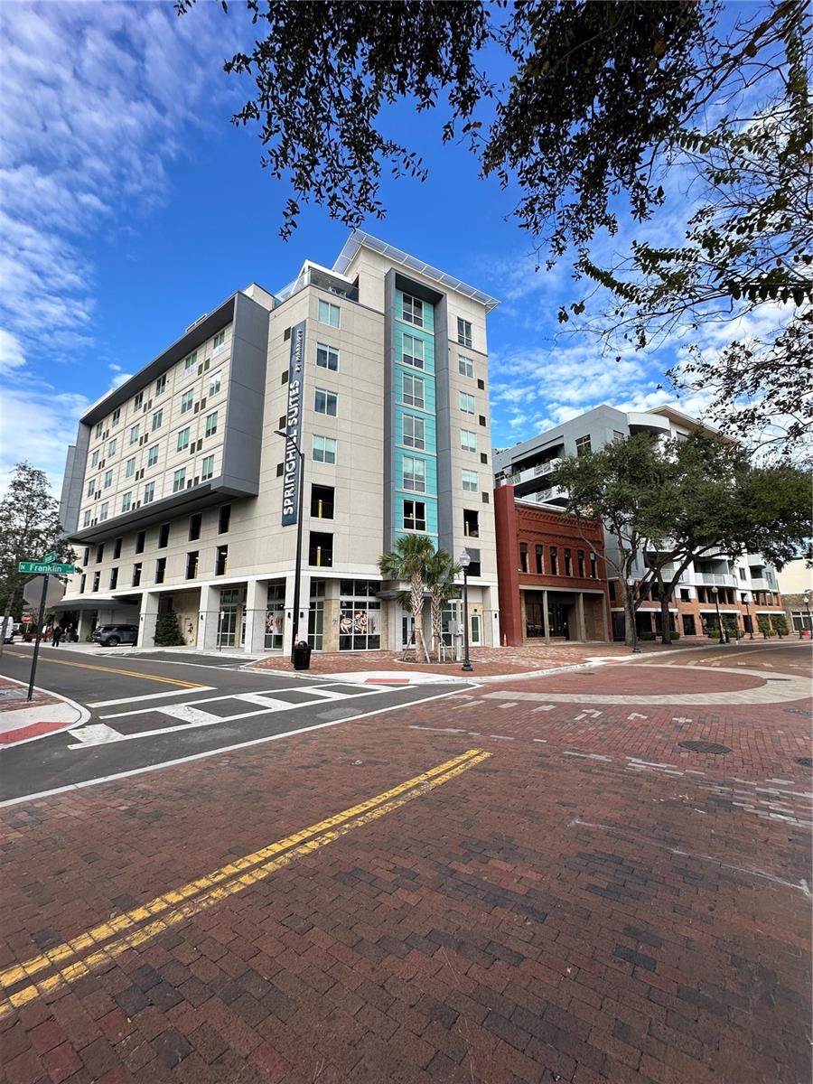 Listing photo id 27 for 1007 Franklin Street