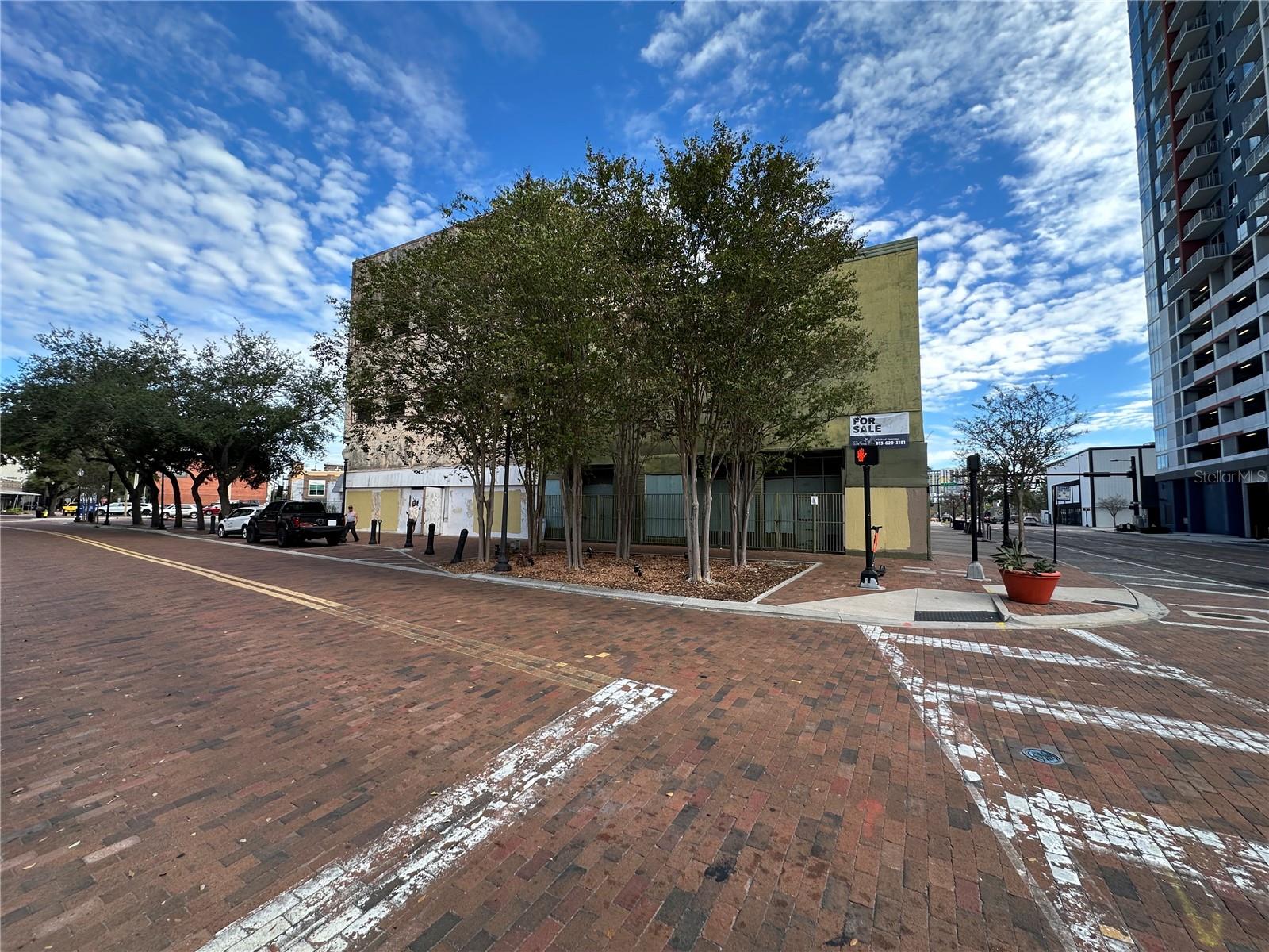 Listing photo id 31 for 1007 Franklin Street