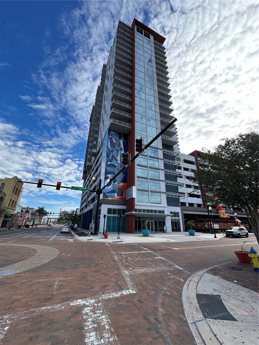 Listing photo id 33 for 1007 Franklin Street