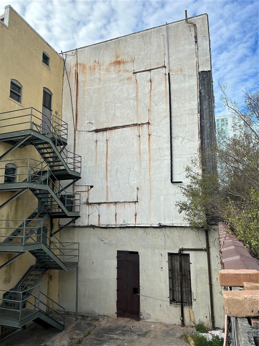 Listing photo id 5 for 1007 Franklin Street