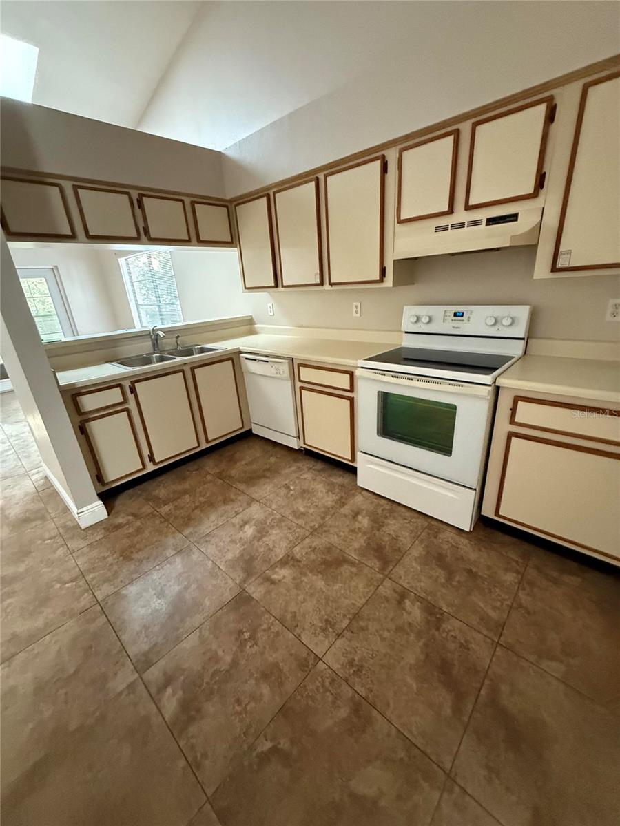 Image 10 of 16 For 11746 Spring Tree Lane