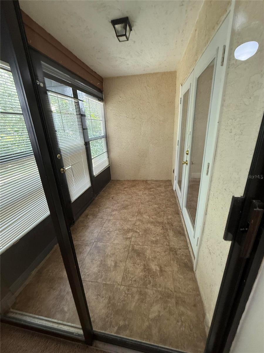 Image 5 of 16 For 11746 Spring Tree Lane