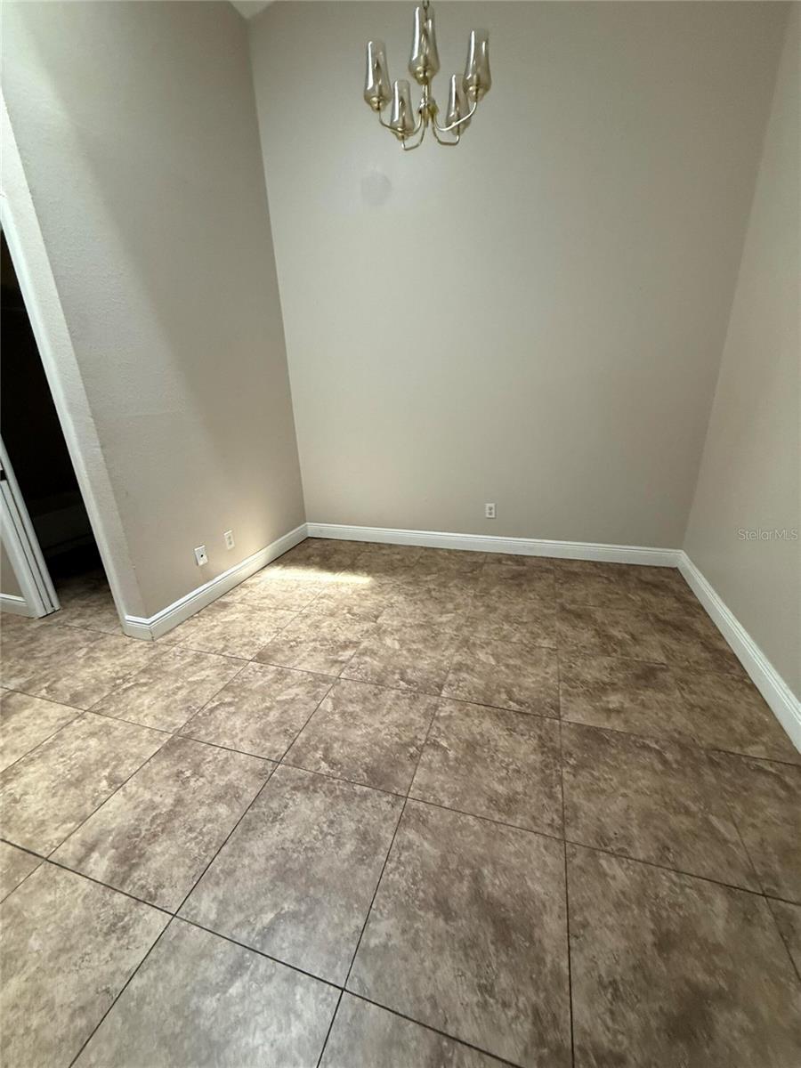 Image 7 of 16 For 11746 Spring Tree Lane