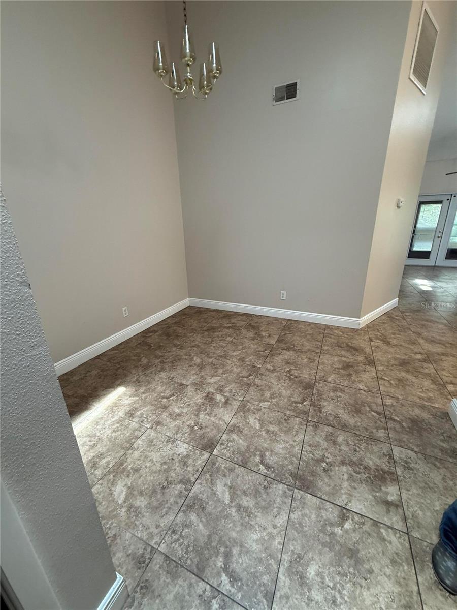 Image 8 of 16 For 11746 Spring Tree Lane