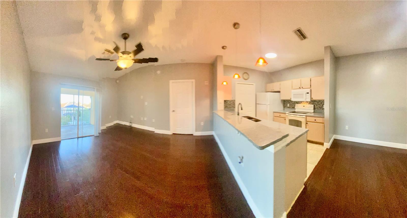 Image 14 of 38 For 5451 Vineland Road 2309