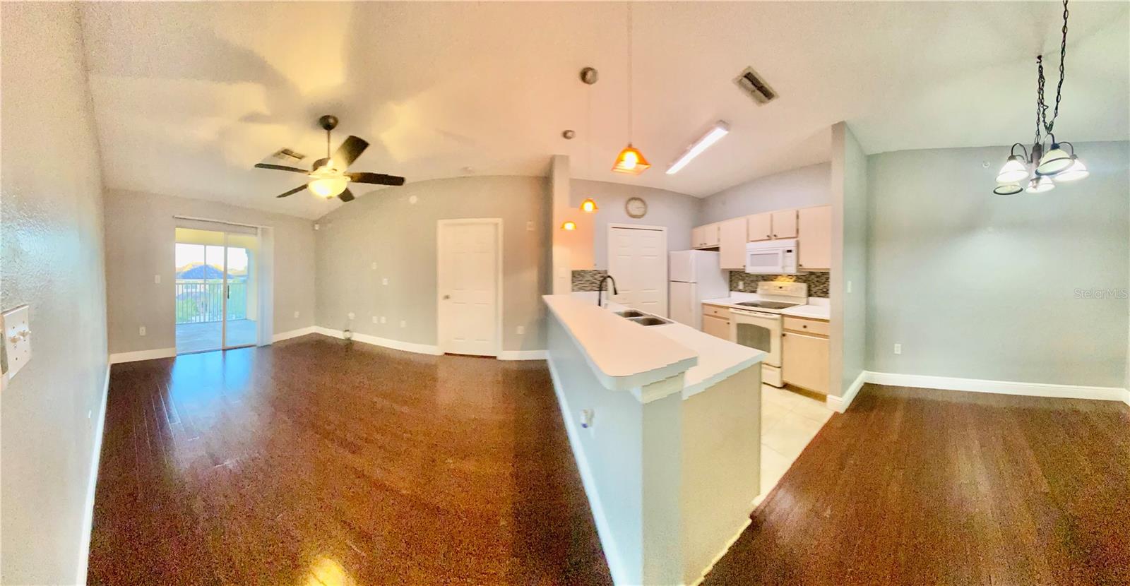 Image 34 of 38 For 5451 Vineland Road 2309