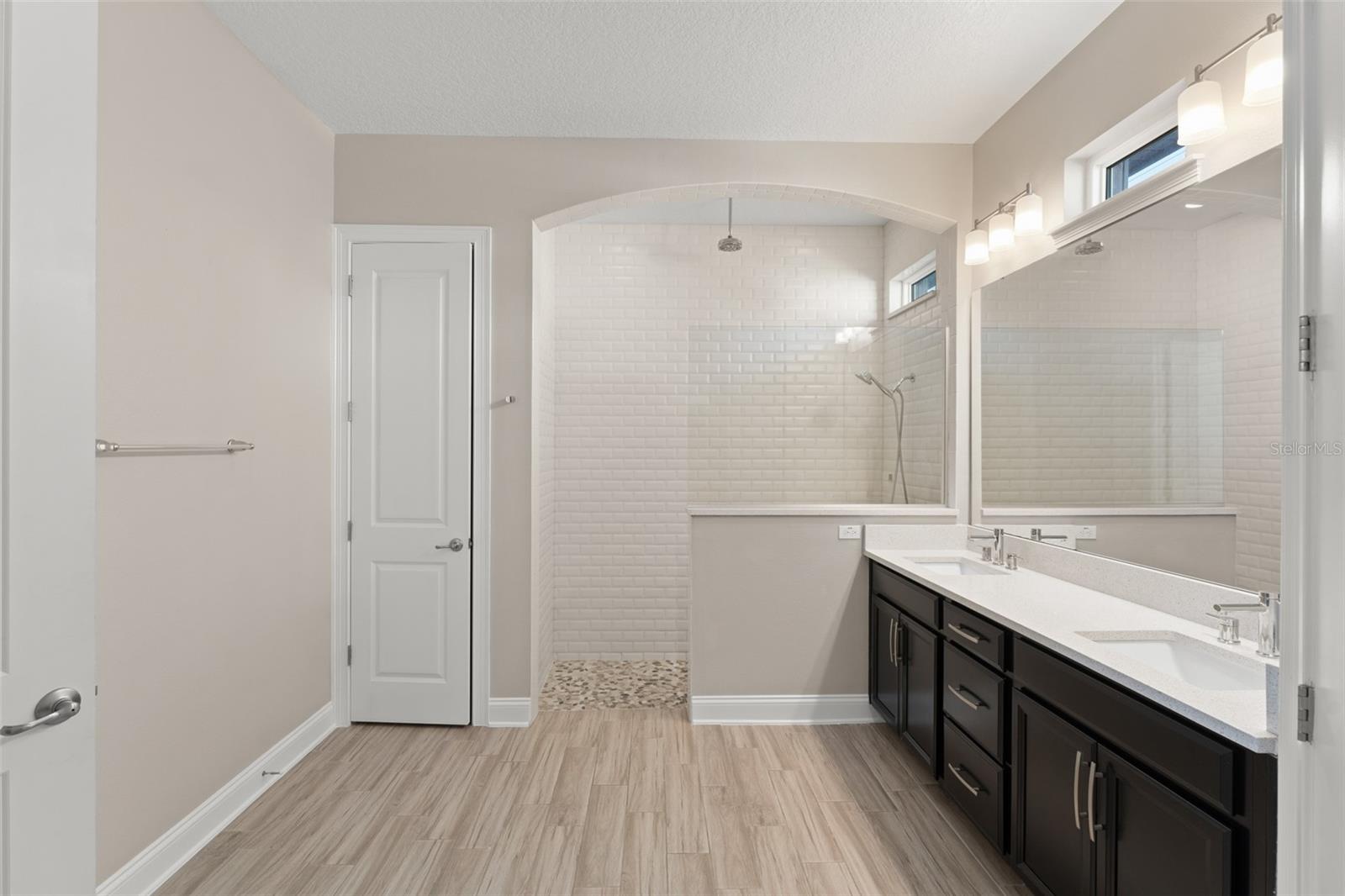 Image 35 of 79 For 13833 Behring Avenue