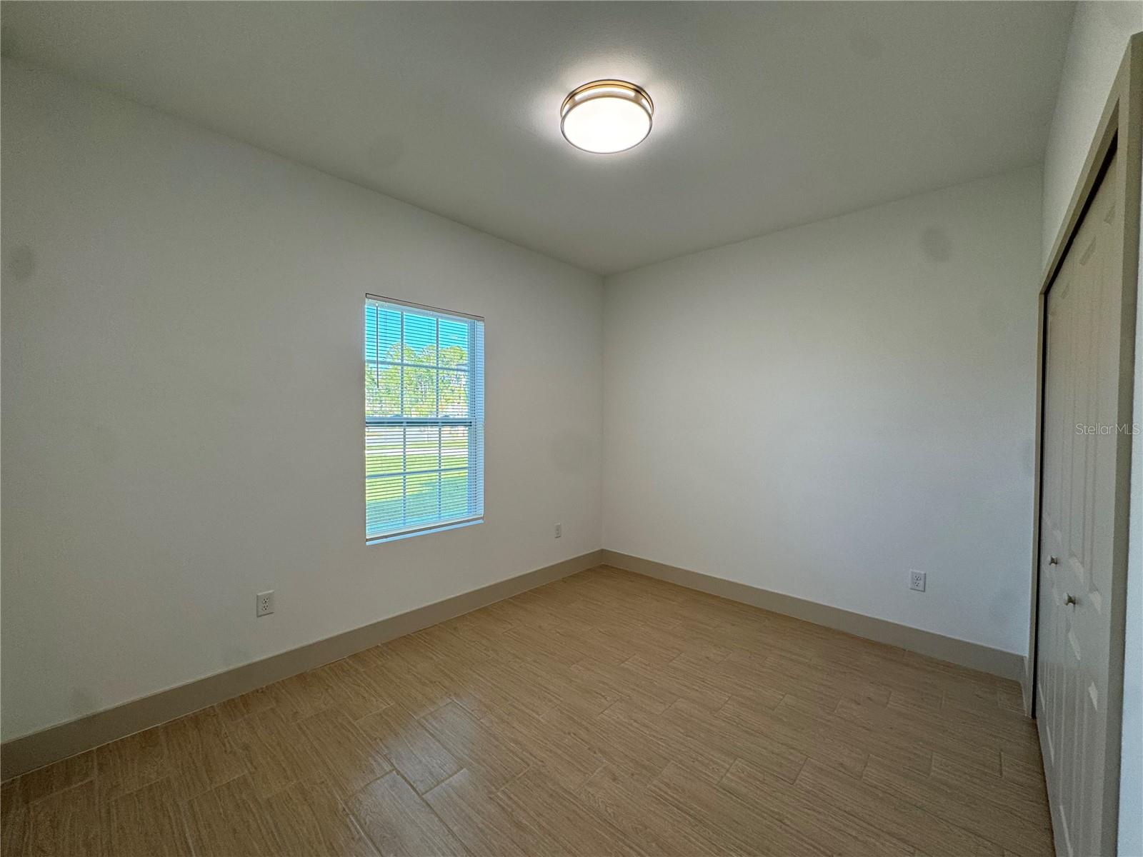 Image 10 of 14 For 947 Gillingham Court