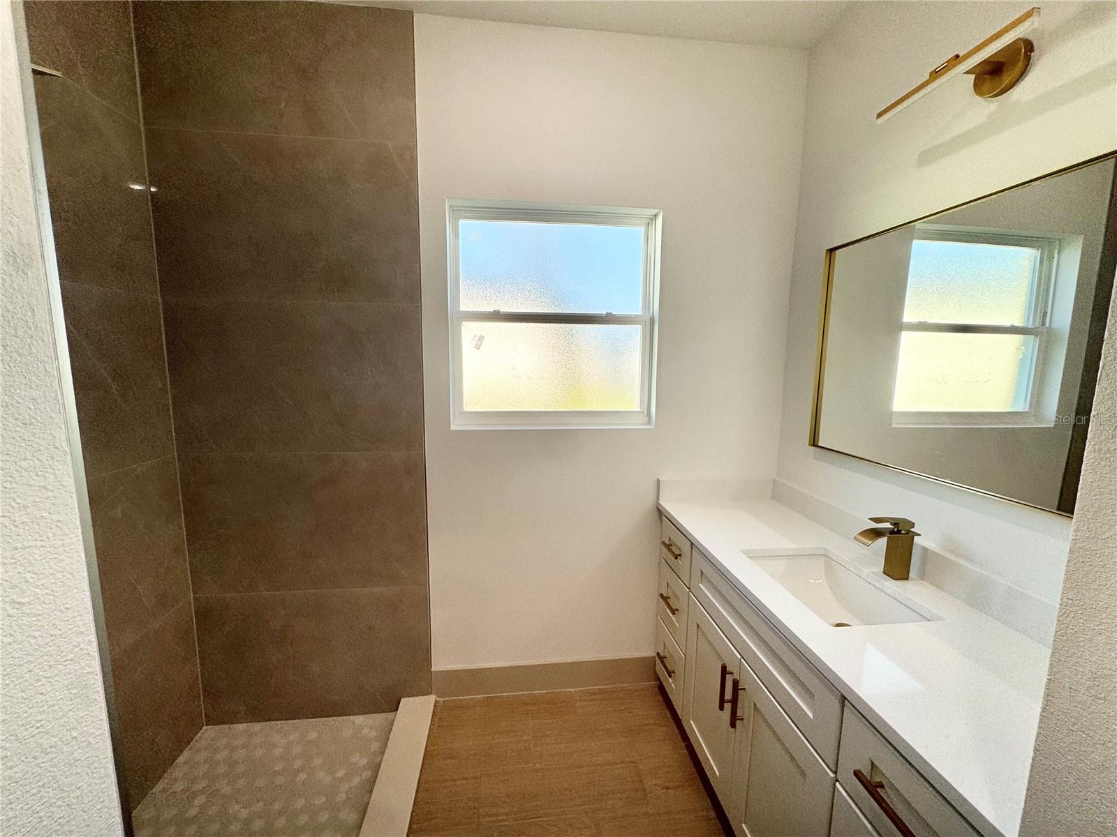 Image 12 of 14 For 947 Gillingham Court