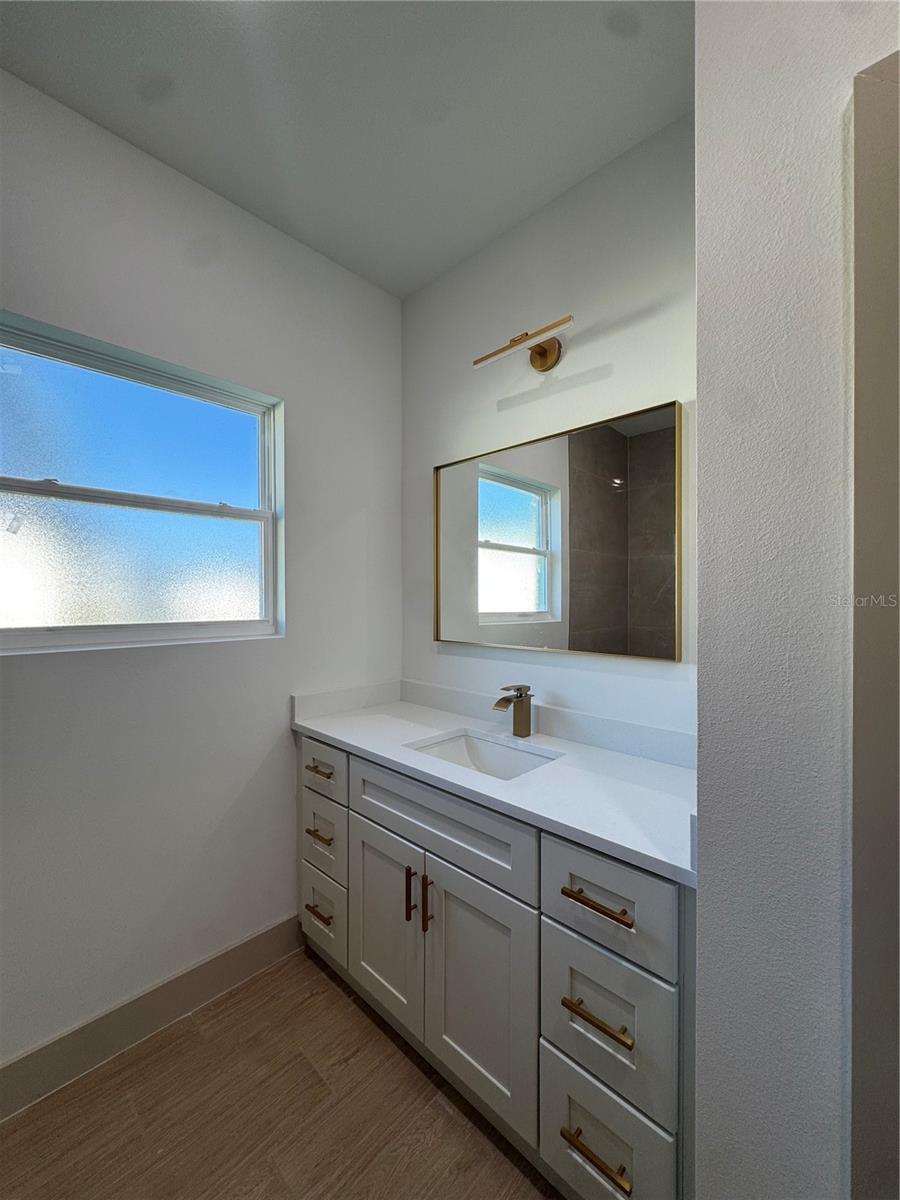 Image 13 of 14 For 947 Gillingham Court