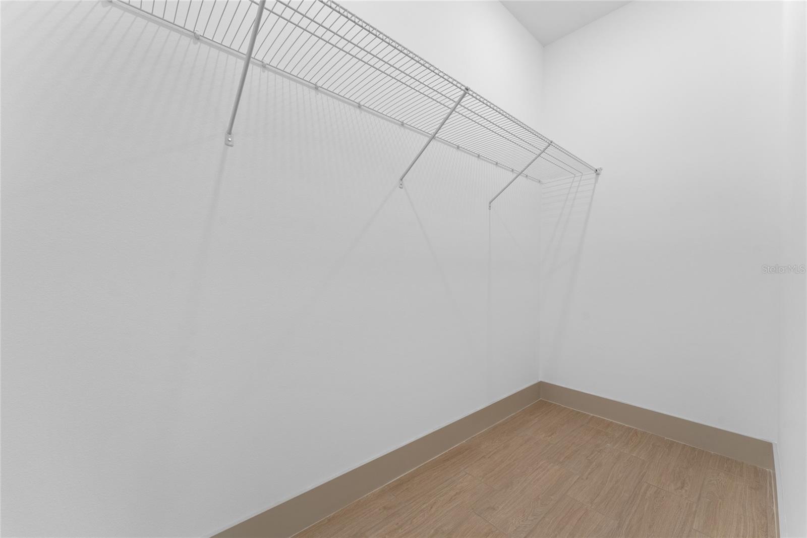 Image 15 of 15 For 947 Gillingham Court