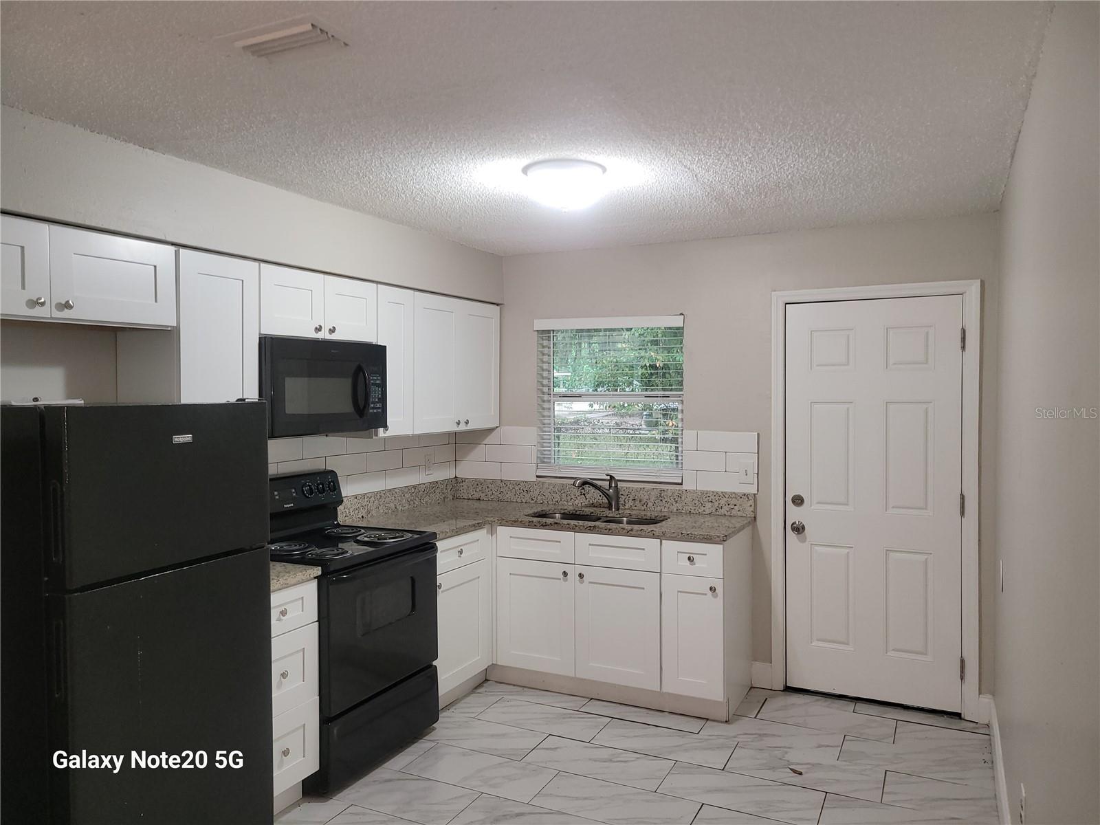 Image 4 of 9 For 1015 Beecher Street 1