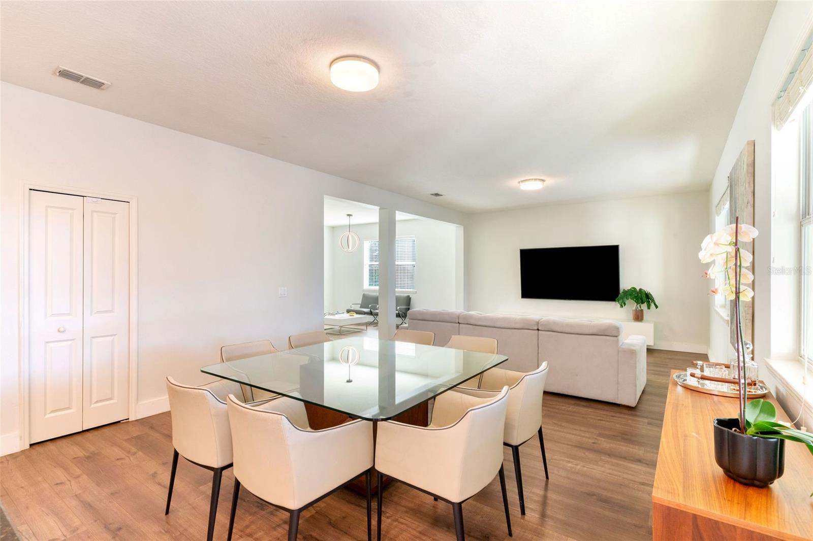 Image 10 of 53 For 11949 Verrazano Dr Drive