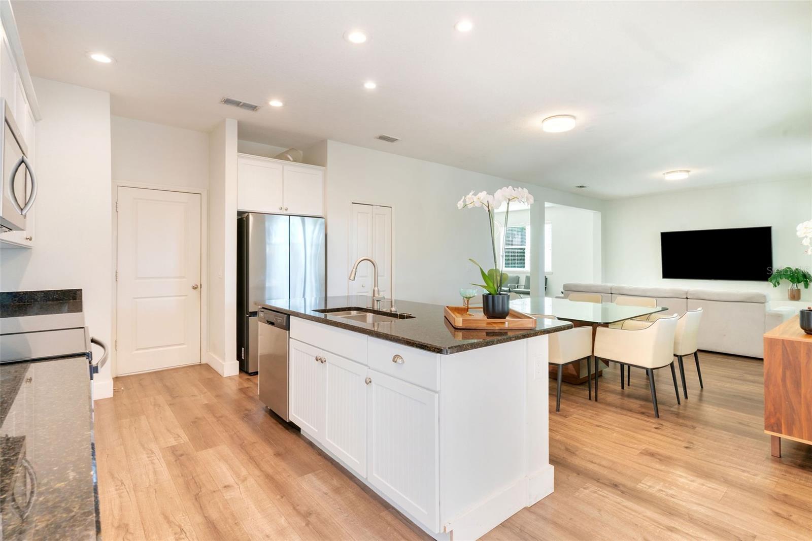 Image 11 of 53 For 11949 Verrazano Dr Drive