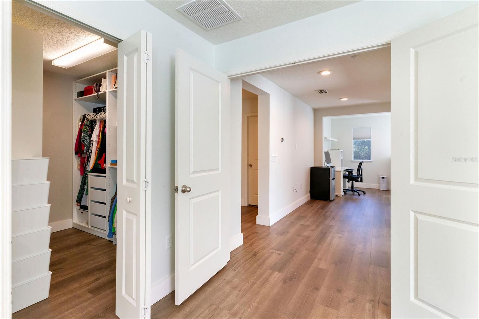 Image 26 of 53 For 11949 Verrazano Dr Drive