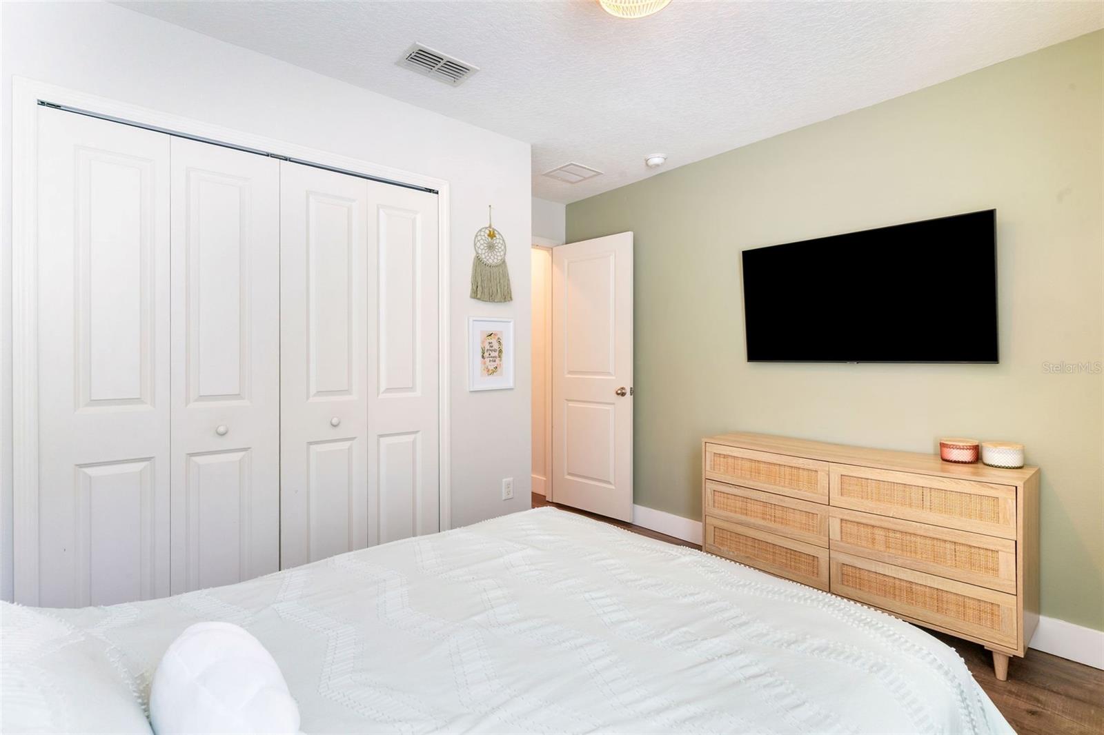 Image 31 of 53 For 11949 Verrazano Dr Drive