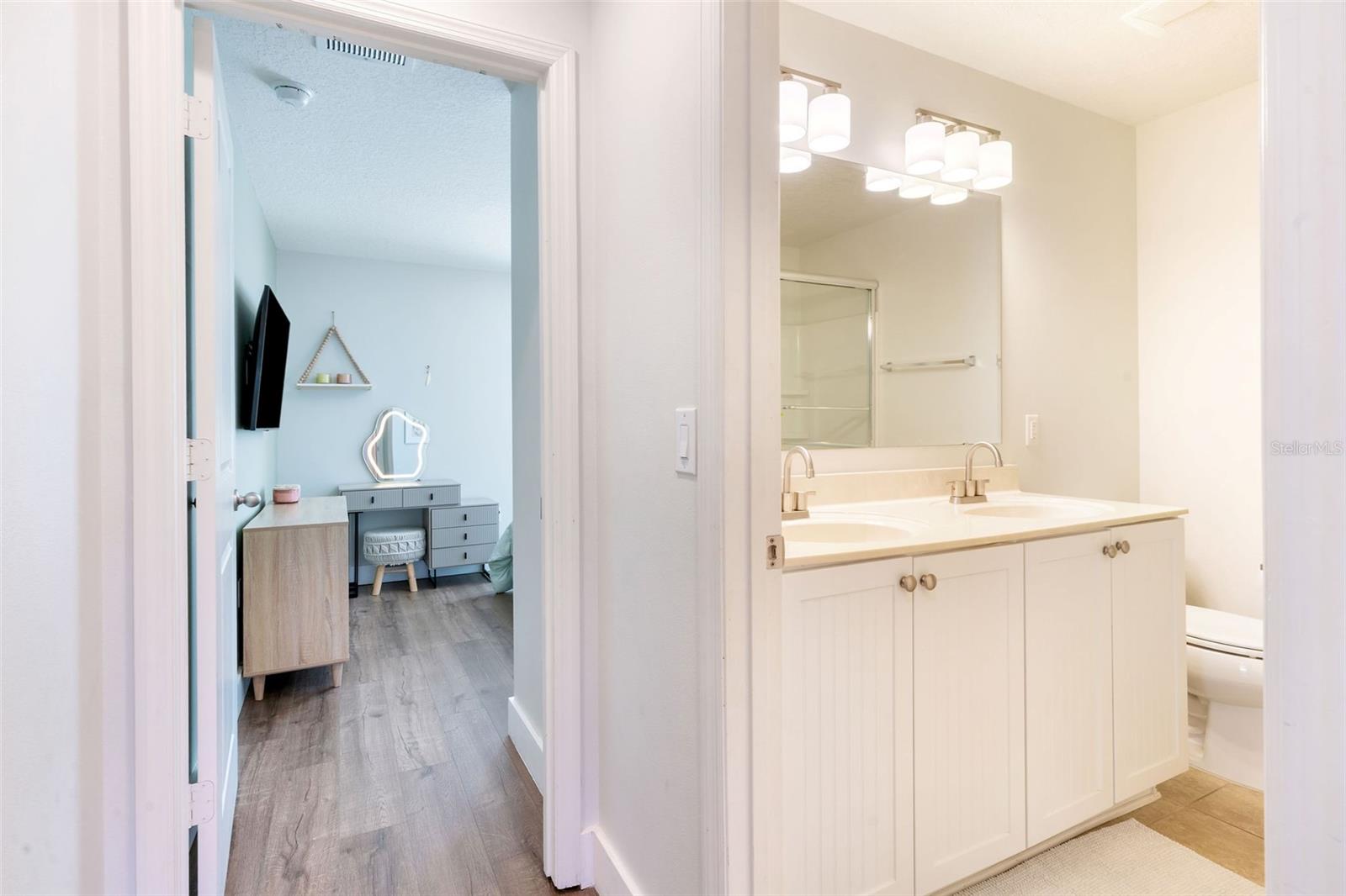 Image 32 of 53 For 11949 Verrazano Dr Drive