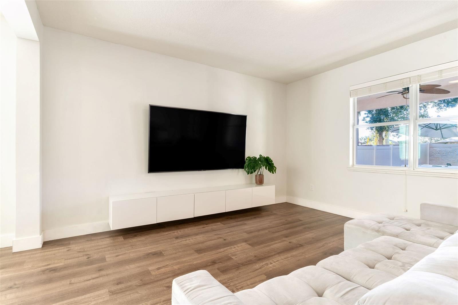 Image 7 of 53 For 11949 Verrazano Dr Drive