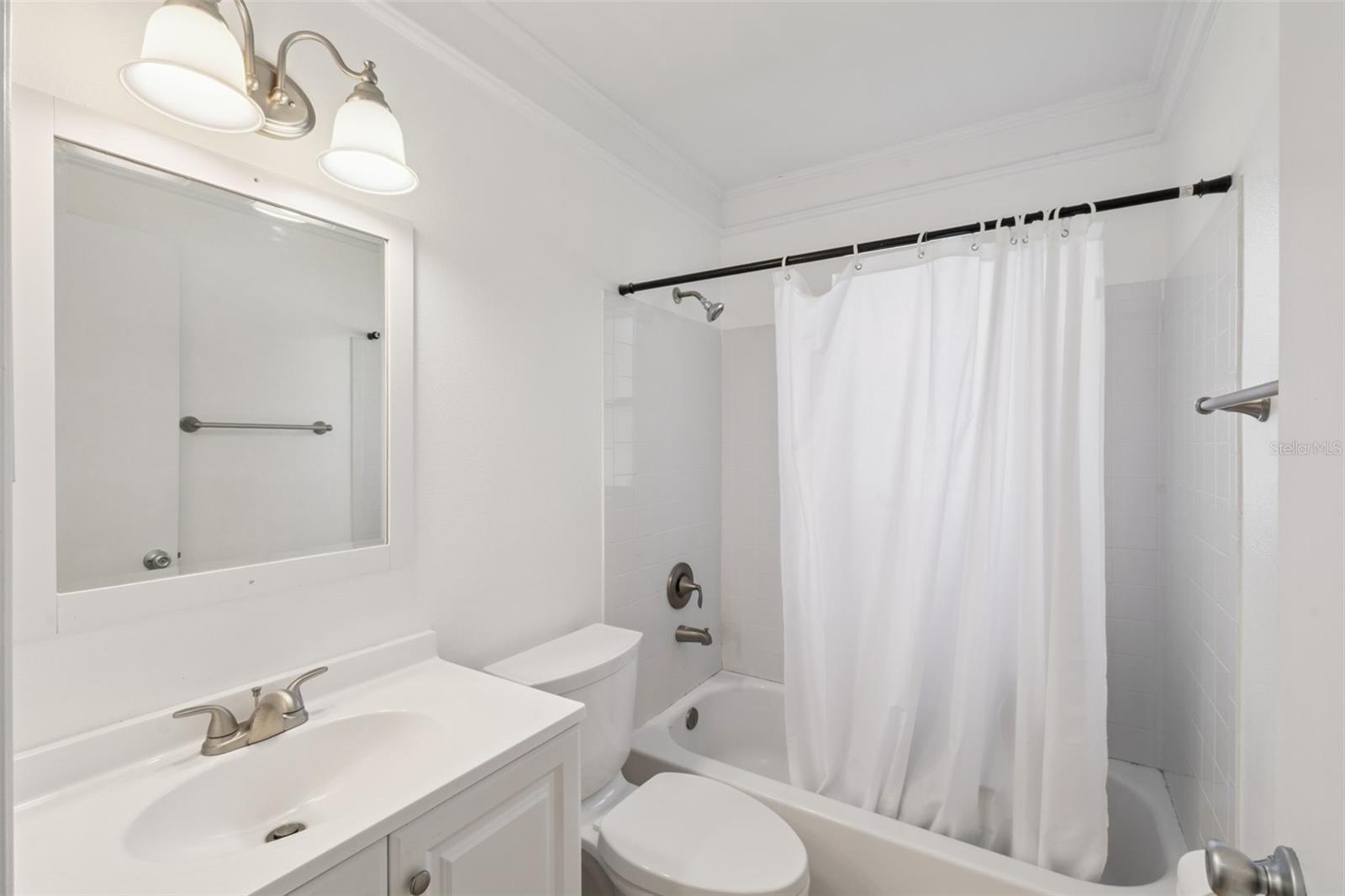 Image 15 of 20 For 7718 Groveridge Court