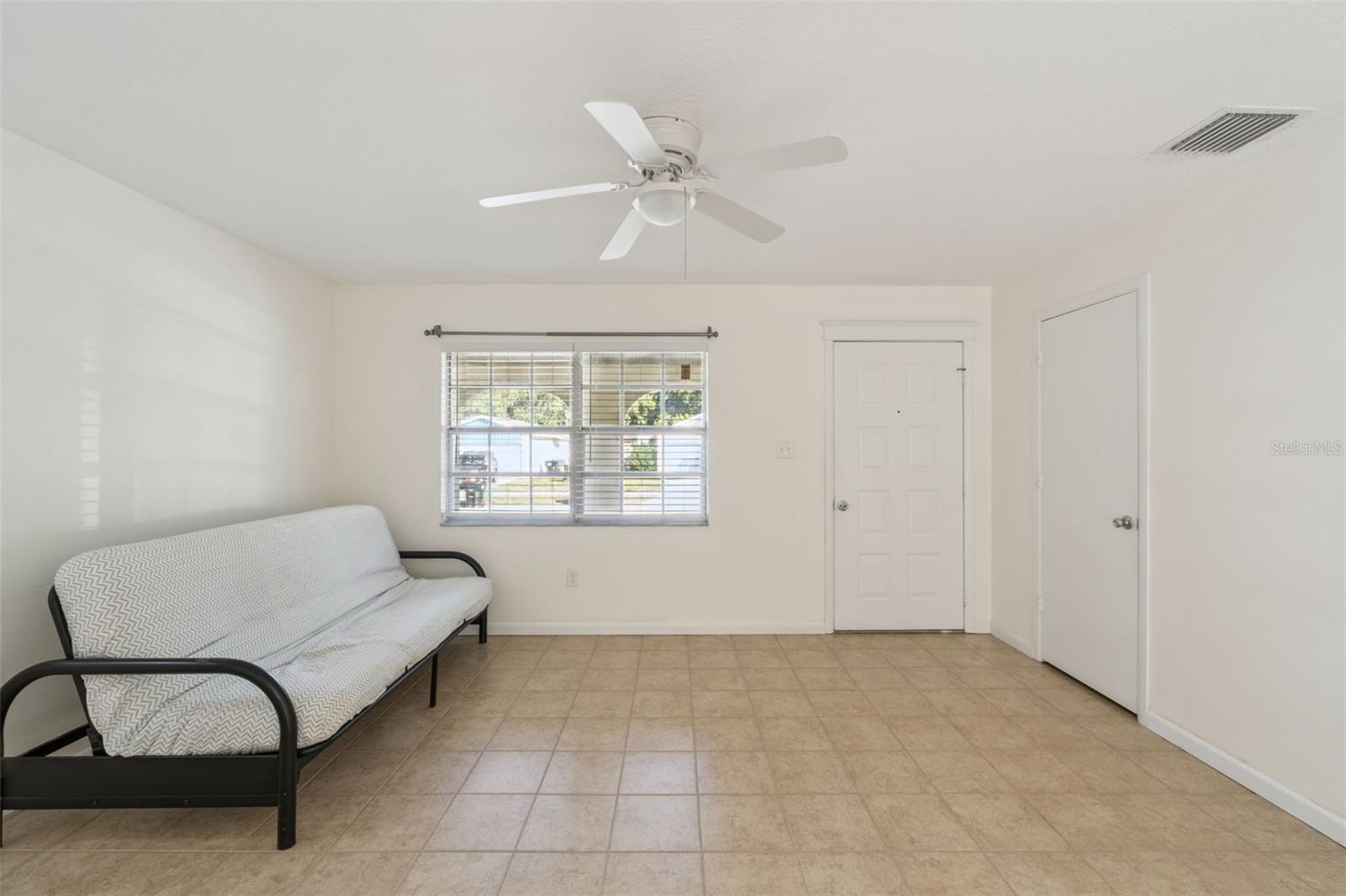 Image 5 of 20 For 7718 Groveridge Court