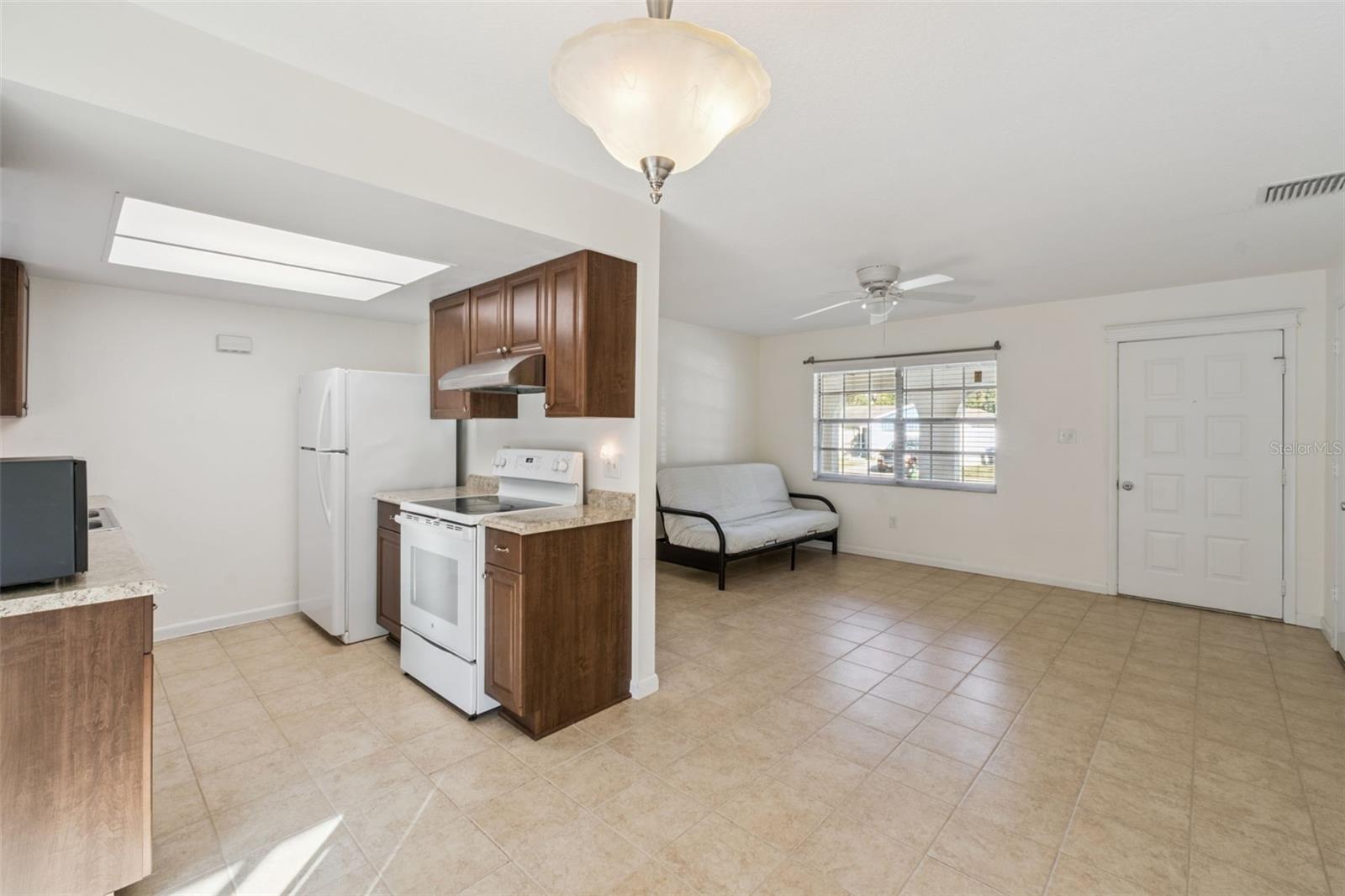 Image 9 of 20 For 7718 Groveridge Court