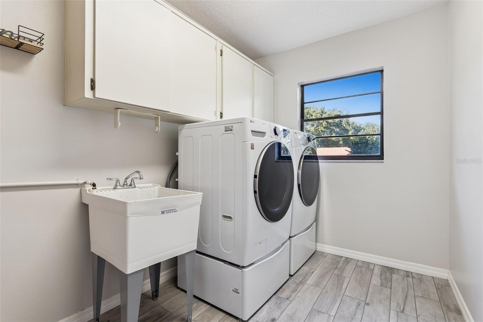 Image 32 of 55 For 317 Forest Trail