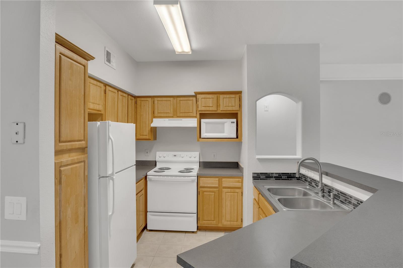 Image 20 of 30 For 6413 Astor Village Avenue 203