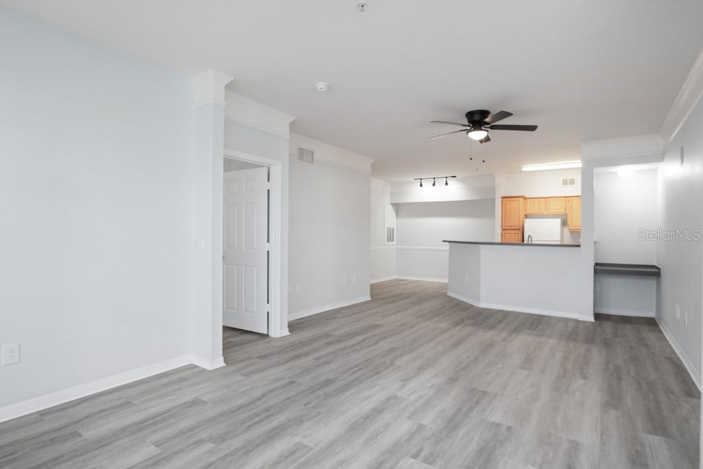 Image 8 of 30 For 6413 Astor Village Avenue 203